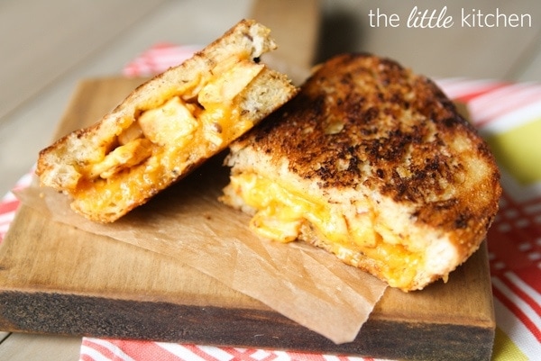 BBQ Chicken Grilled Cheese Sandwiches BBQ Chicken Grilled Cheese Sandwiches horiz