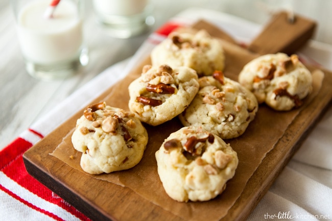 White Chocolate Toffee Crunch Cookies from thelittlekitchen.net White Chocolate Toffee Crunch Cookies from thelittlekitchen.net