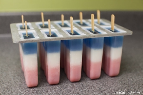 Red, White & Blue Popsicles from thelittlekitchen.net Red, White & Blue Popsicles from thelittlekitchen.net