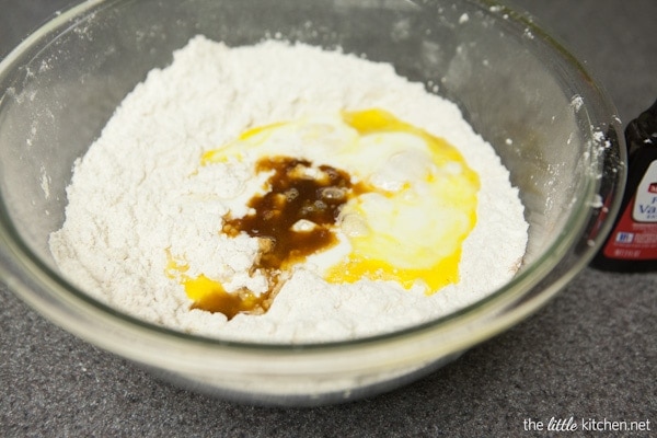 Mini Buttermilk Pumpkin Pie Spice Donuts from thelittlekitchen.net Mini Buttermilk Pumpkin Pie Spice Donuts from thelittlekitchen.net