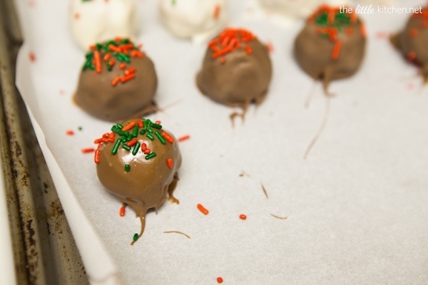 Red Velvet White Chocolate Chip Cookie Dough Truffles from thelittlekitchen.net Red Velvet White Chocolate Chip Cookie Dough Truffles from thelittlekitchen.net