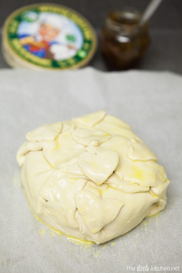 Baked Brie with Fig Spread from thelittlekitchen.net Baked Brie with Fig Spread from thelittlekitchen.net