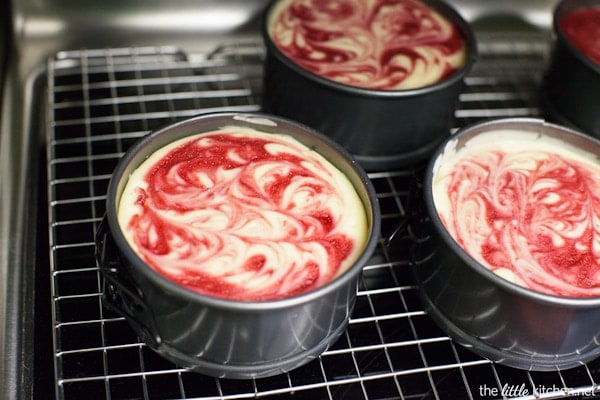White Chocolate Raspberry Cheesecake from thelittlekitchen.net White Chocolate Raspberry Cheesecake from thelittlekitchen.net