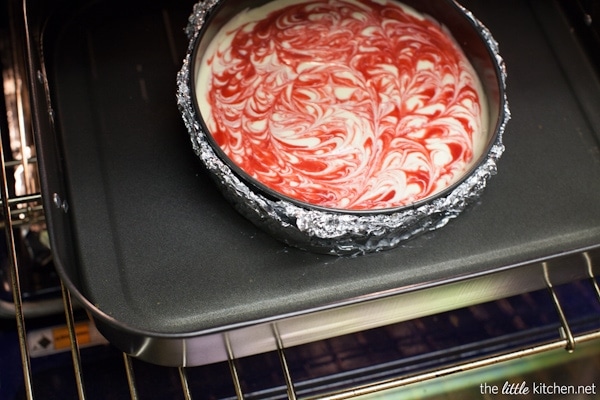 White Chocolate Raspberry Cheesecake from thelittlekitchen.net White Chocolate Raspberry Cheesecake from thelittlekitchen.net