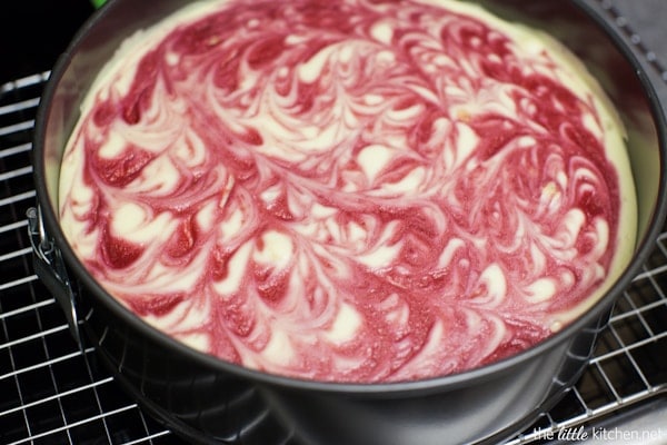 White Chocolate Raspberry Cheesecake from thelittlekitchen.net White Chocolate Raspberry Cheesecake from thelittlekitchen.net