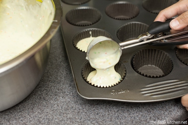 Birthday Cupcake Decorating Party from thelittlekitchen.net Birthday Cupcake Decorating Party from thelittlekitchen.net