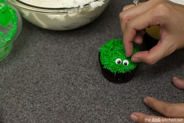 Monster Cupcakes from thelittlekitchen.net Monster Cupcakes from thelittlekitchen.net