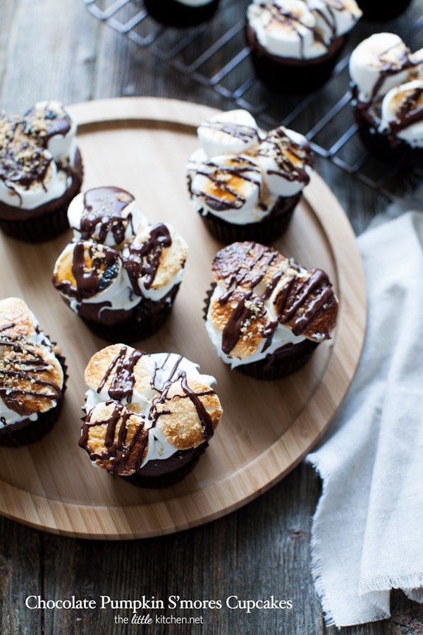 Chocolate Pumpkin S'mores Cupcakes from thelittlekitchen.net #campfiremallows Chocolate Pumpkin S'mores Cupcakes from thelittlekitchen.net #campfiremallows