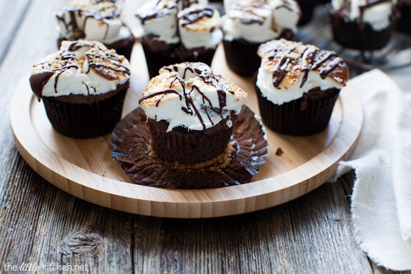 Chocolate Pumpkin S'mores Cupcakes from thelittlekitchen.net #campfiremallows Chocolate Pumpkin S'mores Cupcakes from thelittlekitchen.net #campfiremallows