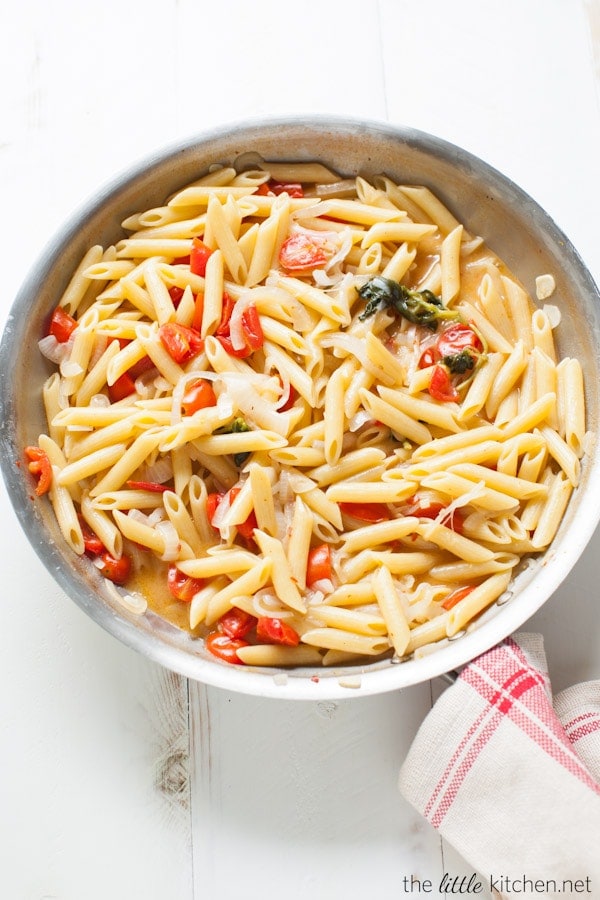 I have had doubts too but seriously it's so good...and so easy. Just throw all of the ingredients into a pan and cook! One Pot Penne Pasta with Tomato & Basil from thelittlekitchen.net I have had doubts too but seriously it's so good...and so easy. Just throw all of the ingredients into a pan and cook! One Pot Penne Pasta with Tomato & Basil from thelittlekitchen.net