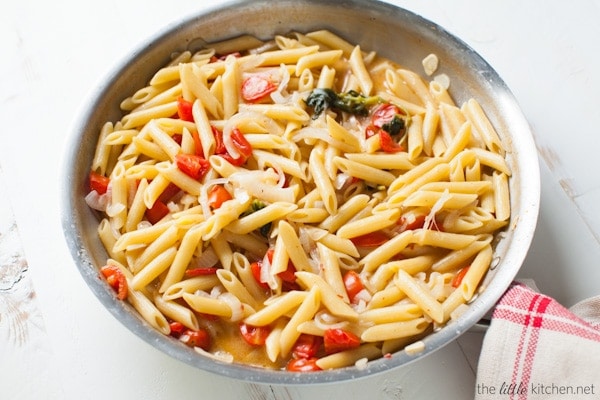 I have had doubts too but seriously it's so good...and so easy. Just throw all of the ingredients into a pan and cook! One Pot Penne Pasta with Tomato & Basil from thelittlekitchen.net I have had doubts too but seriously it's so good...and so easy. Just throw all of the ingredients into a pan and cook! One Pot Penne Pasta with Tomato & Basil from thelittlekitchen.net