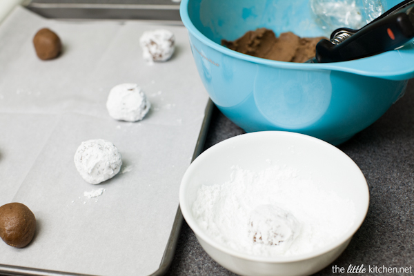 Nutella Cream Cheese Crinkle Cookies from thelittlekitchen.net Nutella Cream Cheese Crinkle Cookies from thelittlekitchen.net