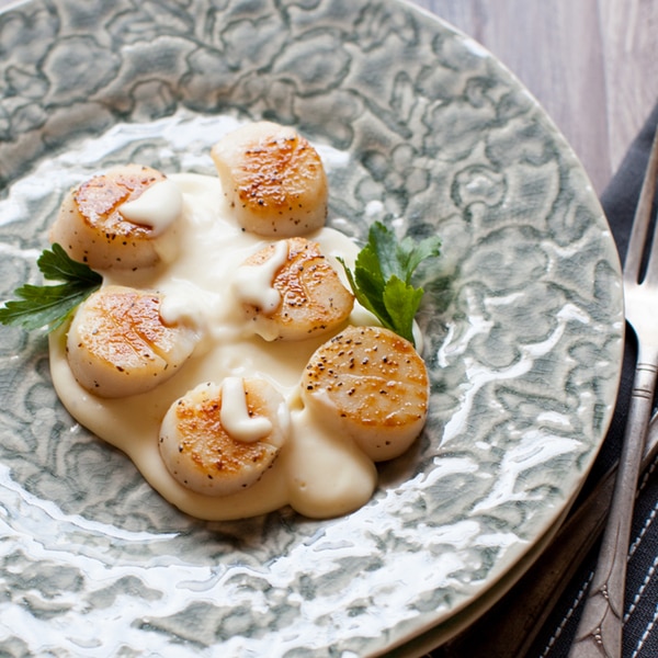 Pan-Seared Scallops with a Gruyère Cheese Sauce from DualFood thelittlekitchen.net Pan-Seared Scallops with a Gruyère Cheese Sauce from DualFood thelittlekitchen.net