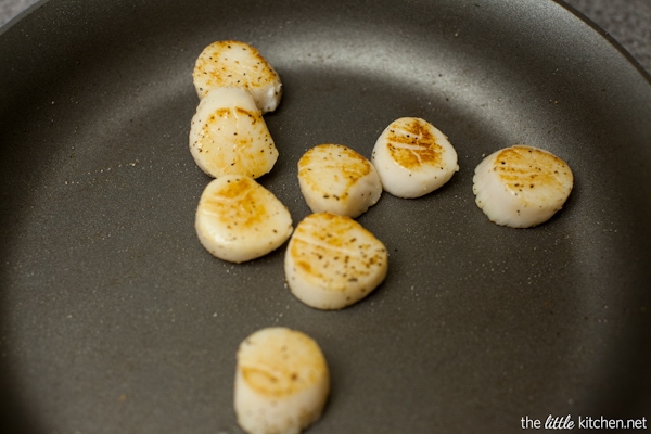 Pan-Seared Scallops with a Gruyère Cheese Sauce from DualFood thelittlekitchen.net Pan-Seared Scallops with a Gruyère Cheese Sauce from DualFood thelittlekitchen.net
