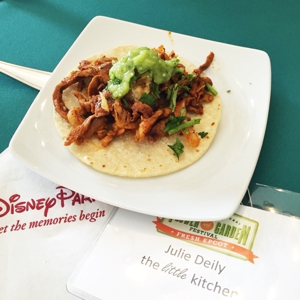 Epcot Flower & Garden Festival Walt Disney World // DualFood Epcot Flower & Garden Festival Walt Disney World // DualFood