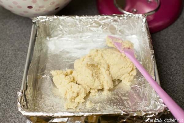These bars are so gooey and perfect...the sprinkles are a must! Funfetti Gooey Butter Shortbread Bars from thelittlekitchen.net These bars are so gooey and perfect...the sprinkles are a must! Funfetti Gooey Butter Shortbread Bars from thelittlekitchen.net