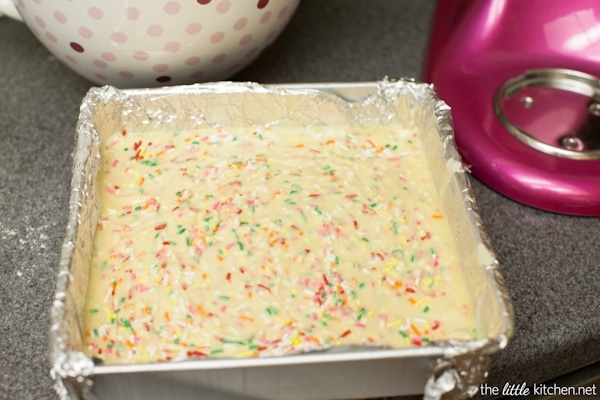 These bars are so gooey and perfect...the sprinkles are a must! Funfetti Gooey Butter Shortbread Bars from thelittlekitchen.net These bars are so gooey and perfect...the sprinkles are a must! Funfetti Gooey Butter Shortbread Bars from thelittlekitchen.net