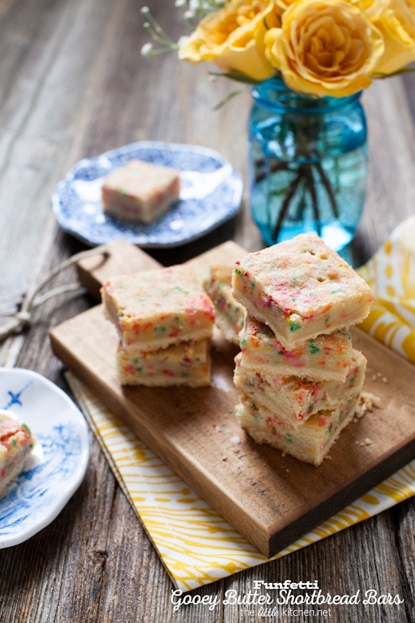 These bars are so gooey and perfect...the sprinkles are a must! Funfetti Gooey Butter Shortbread Bars from thelittlekitchen.net These bars are so gooey and perfect...the sprinkles are a must! Funfetti Gooey Butter Shortbread Bars from thelittlekitchen.net