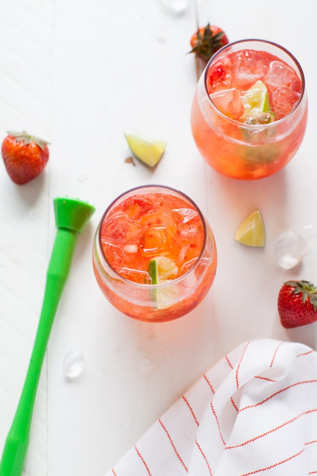 strawberry gin and tonic thelittlekitchen.net strawberry gin and tonic thelittlekitchen.net