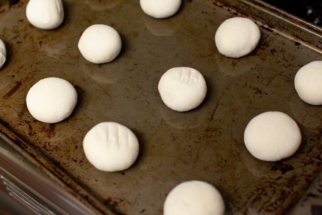 Cheddar Cheese Cloverleaf Rolls from thelittlekitchen.net Cheddar Cheese Cloverleaf Rolls from thelittlekitchen.net