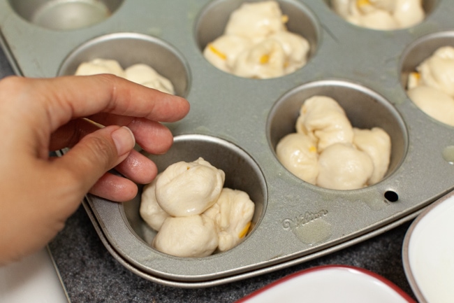 Cheddar Cheese Cloverleaf Rolls from thelittlekitchen.net Cheddar Cheese Cloverleaf Rolls from thelittlekitchen.net