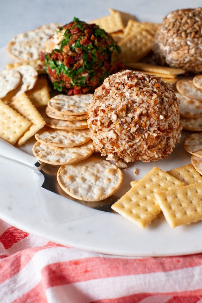 Cheese Ball Recipe from thelittlekitchen.net Cheese Ball Recipe from thelittlekitchen.net