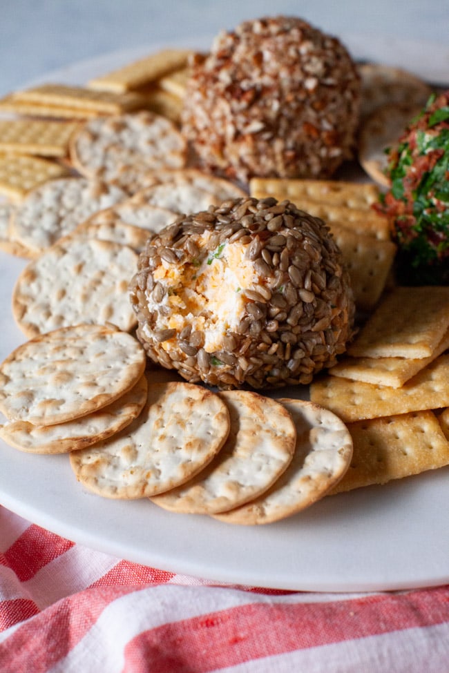 Cheese Ball Recipe from thelittlekitchen.net Cheese Ball Recipe from thelittlekitchen.net